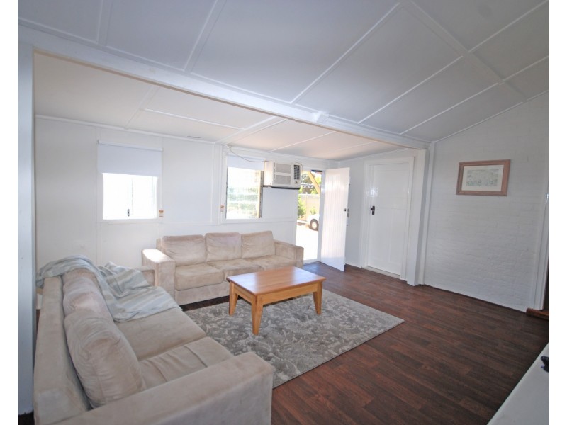 12 Williams Road, Narrogin WA 6312