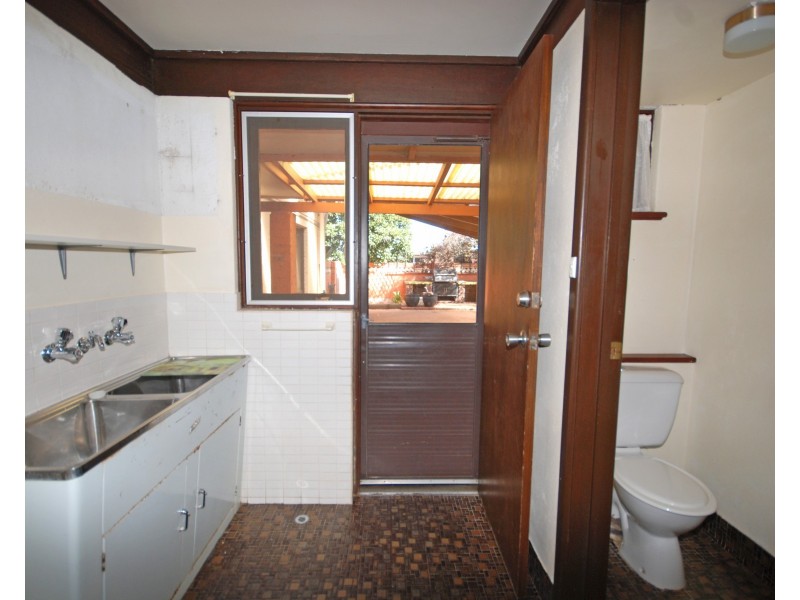 67 May Street, Narrogin WA 6312