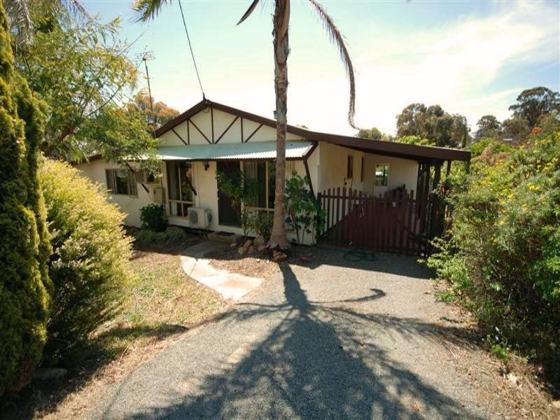 65 Hansard Street, Narrogin WA 6312