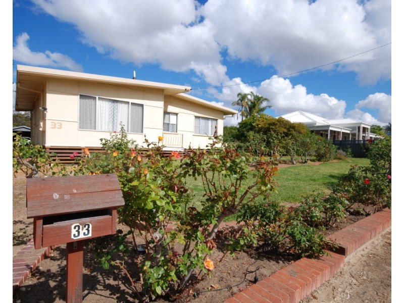 33 Felspar Street, Narrogin WA 6312