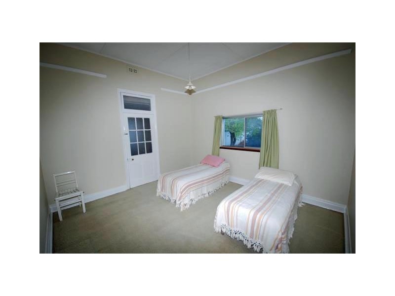 27 Clayton Road, Narrogin WA 6312