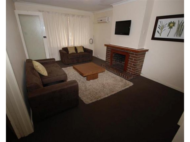 1B Sydney Hall Way, Narrogin WA 6312