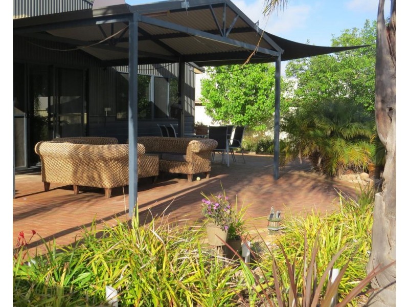 25 Hansard Street, Narrogin WA 6312