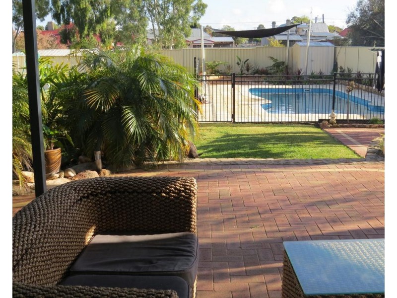 25 Hansard Street, Narrogin WA 6312