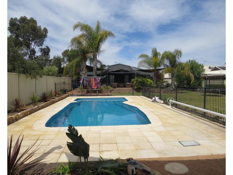 25 Hansard Street, Narrogin WA 6312