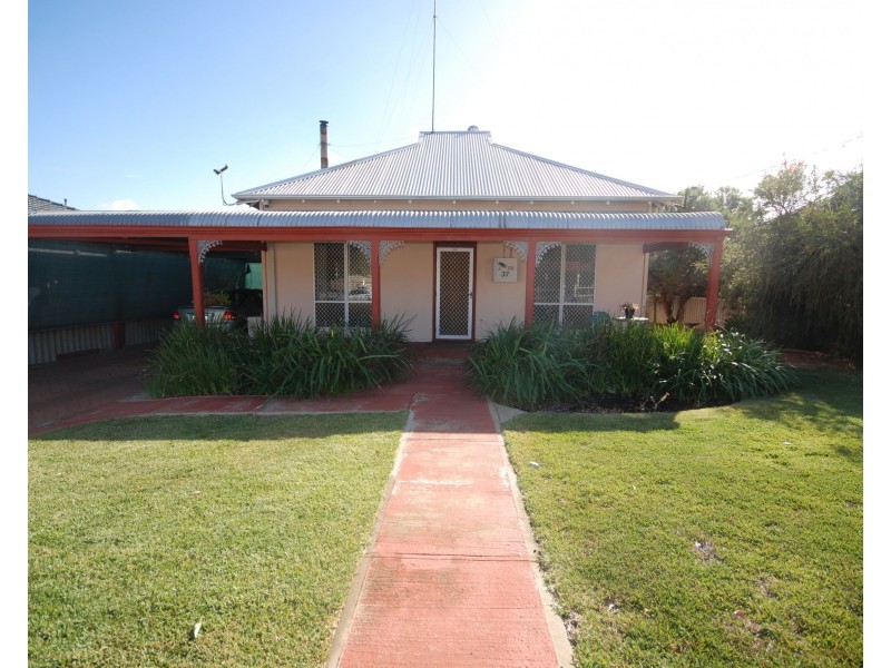 37 Doney Street, Narrogin WA 6312