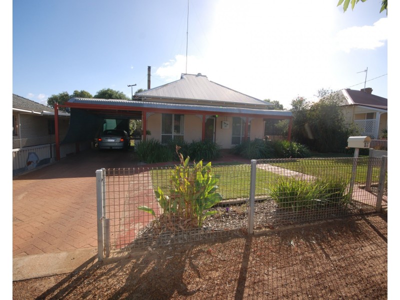 37 Doney Street, Narrogin WA 6312