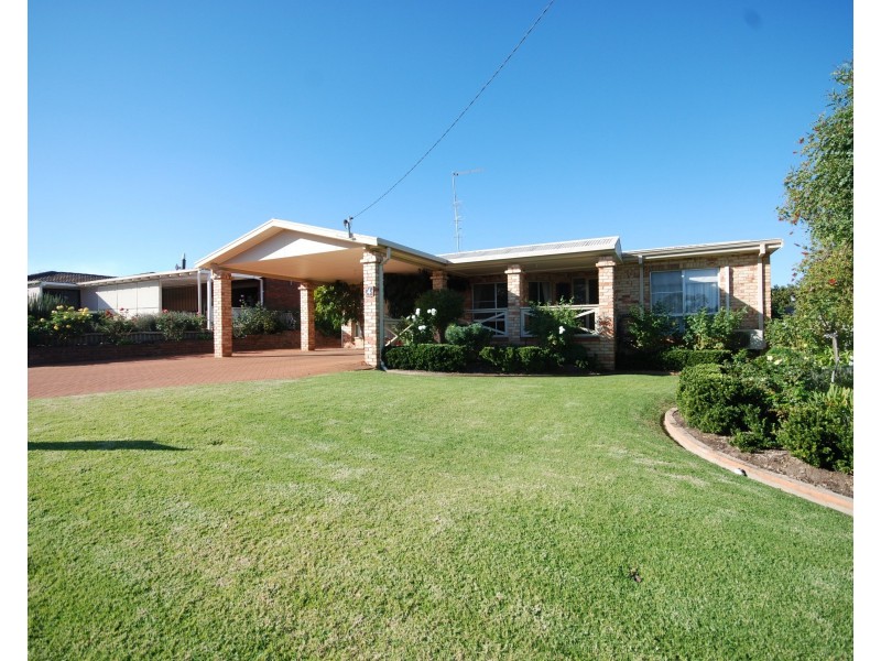 4 Adam Street, Williams WA 6391