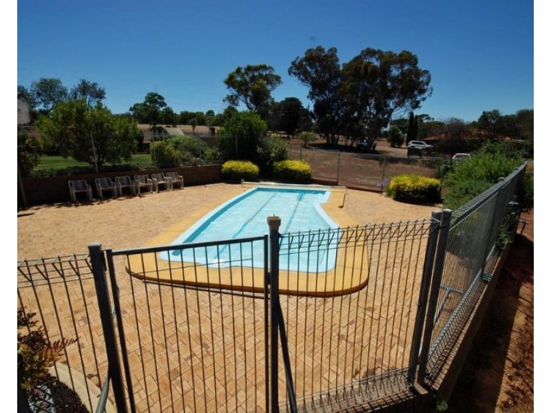 13 and 15 Narrakine Road, Narrogin WA 6312