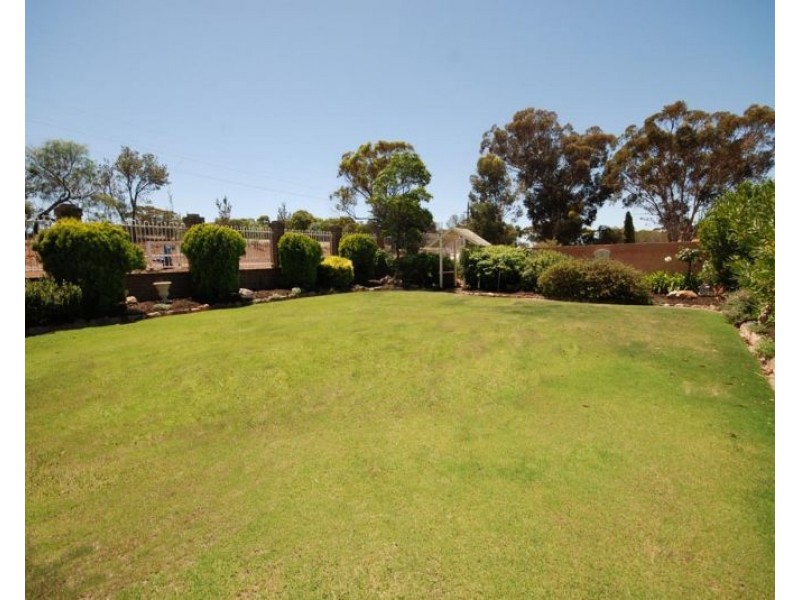 13 and 15 Narrakine Road, Narrogin WA 6312