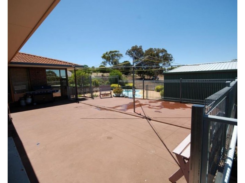 13 and 15 Narrakine Road, Narrogin WA 6312