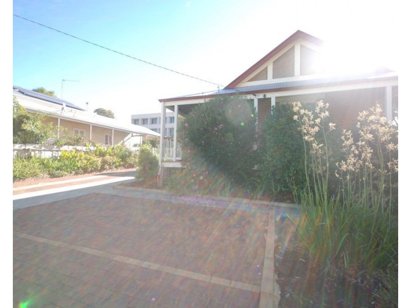 6 Falcon Street, Narrogin WA 6312