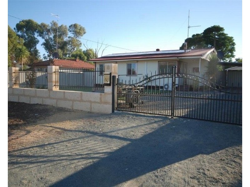 8 Clark Street, Narrogin WA 6312