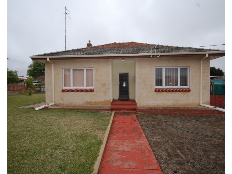 42 Forrest Street, Narrogin WA 6312