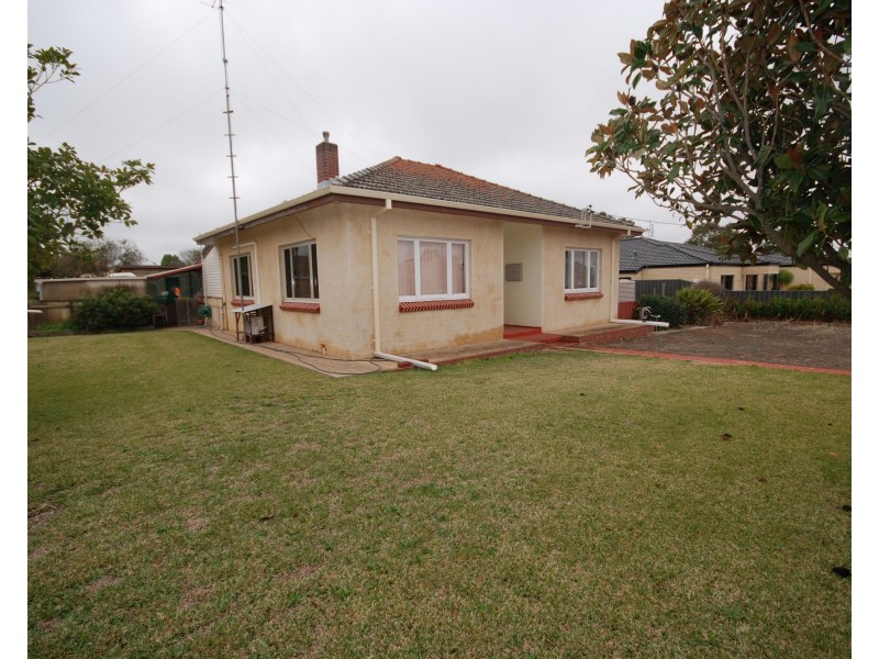 42 Forrest Street, Narrogin WA 6312