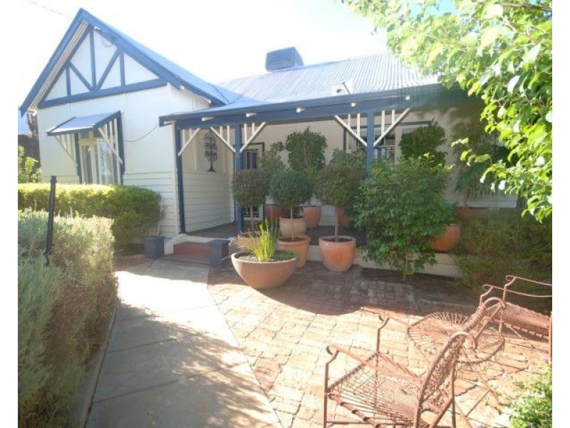 6 Lock Street, Narrogin WA 6312