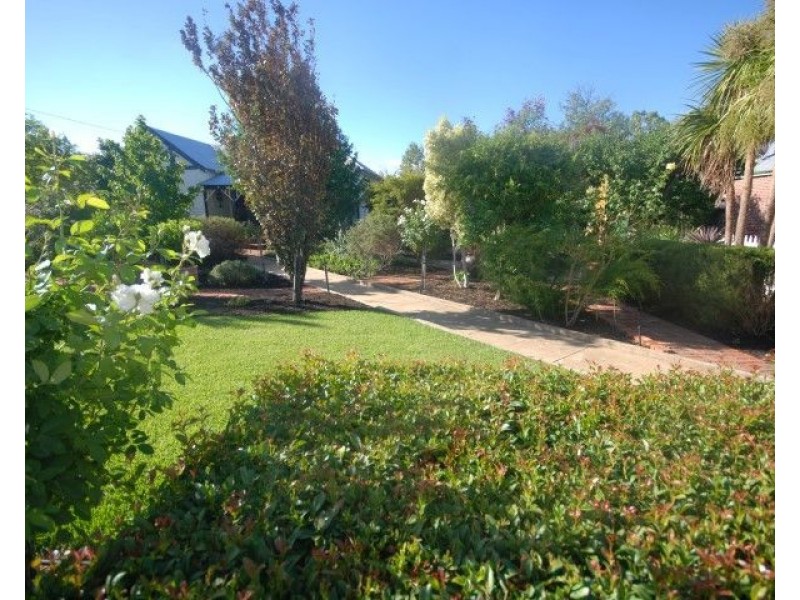 6 Lock Street, Narrogin WA 6312