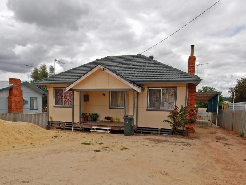83 Fox Street, Narrogin WA 6312