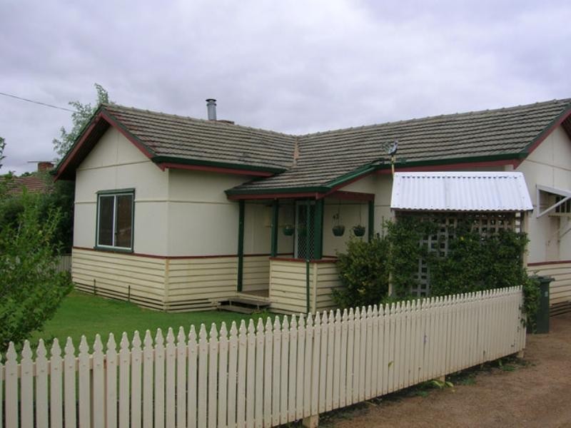 43 Clayton Road, Narrogin WA 6312