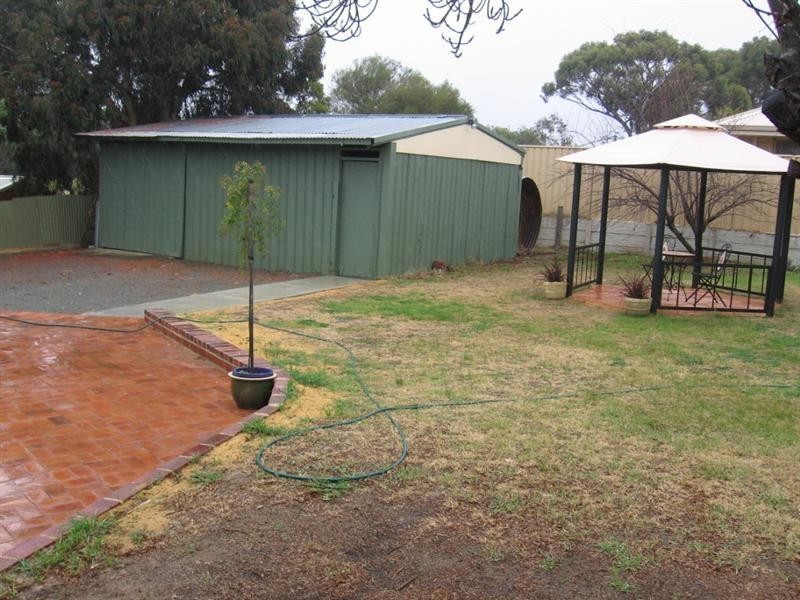 21 Hansard Street, Narrogin WA 6312