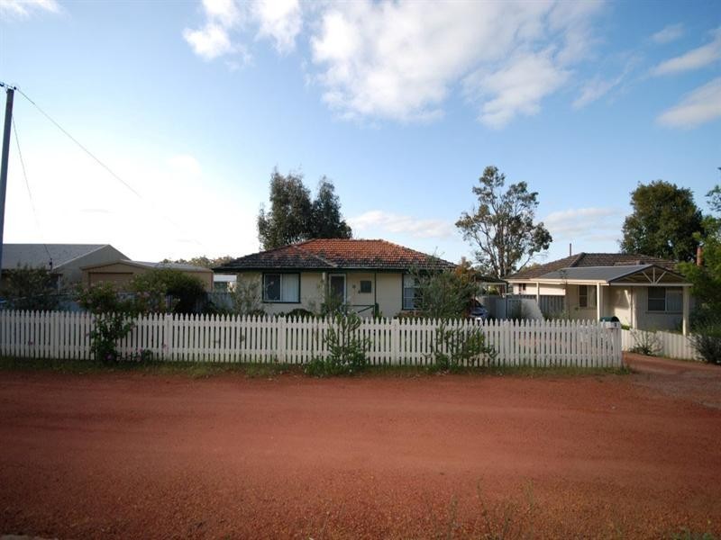 56 Hough Street, Narrogin WA 6312