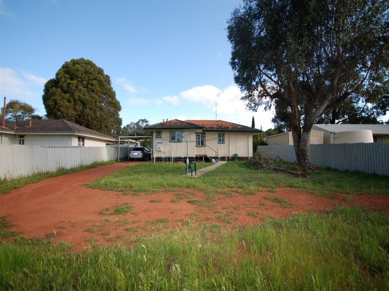 56 Hough Street, Narrogin WA 6312