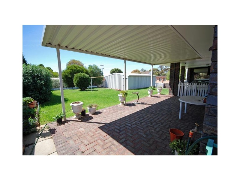 2 Hough Street, Narrogin WA 6312