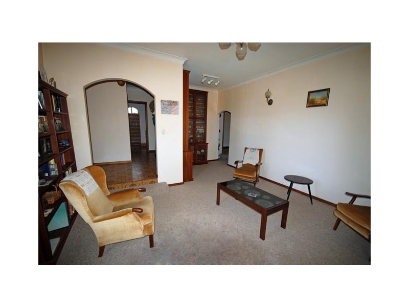 2 Hough Street, Narrogin WA 6312