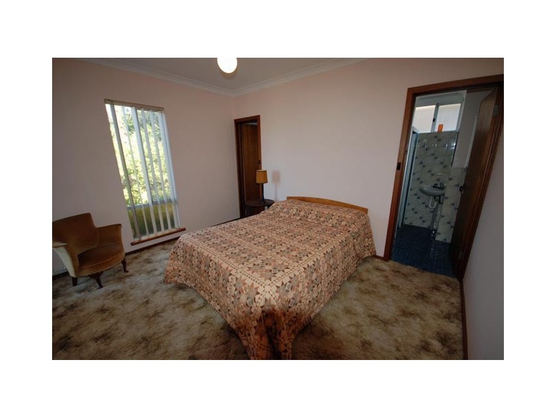 2 Hough Street, Narrogin WA 6312