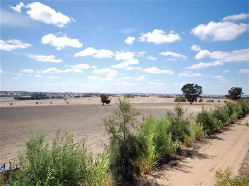 5 Maitland Street, Beverley WA 6304