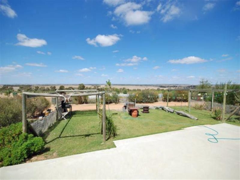 5 Maitland Street, Beverley WA 6304