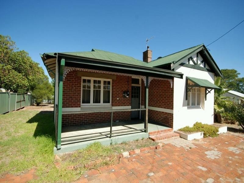 38 Grant Street, Narrogin WA 6312