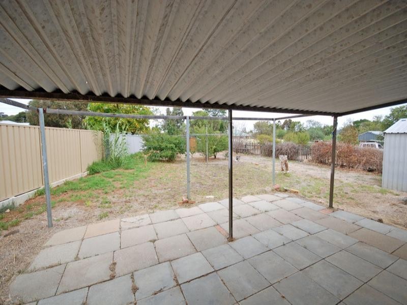 84 Fox Street, Narrogin WA 6312