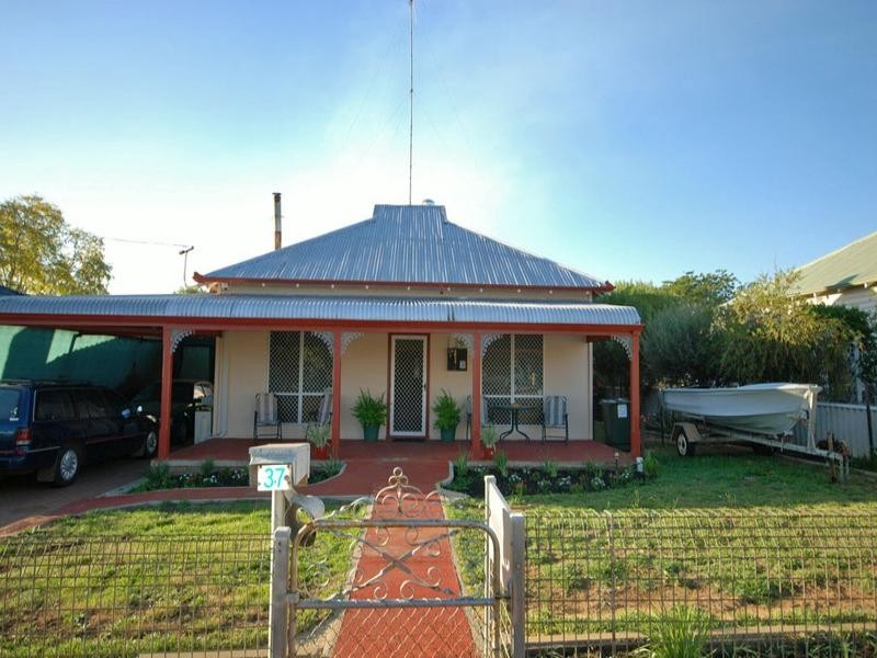 37 Doney Street, Narrogin WA 6312