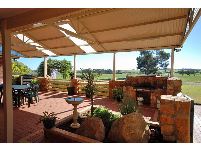 84 Pingelly Heights Road, Pingelly WA 6308