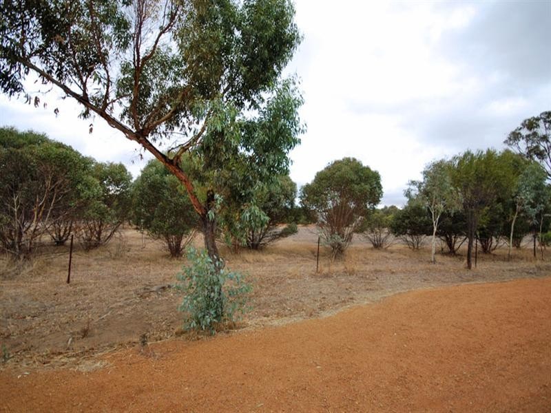 222 Cuballing East Road, Cuballing WA 6311