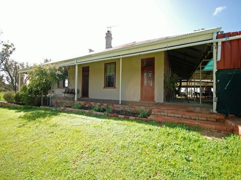 25 East Road, Popanyinning WA 6309