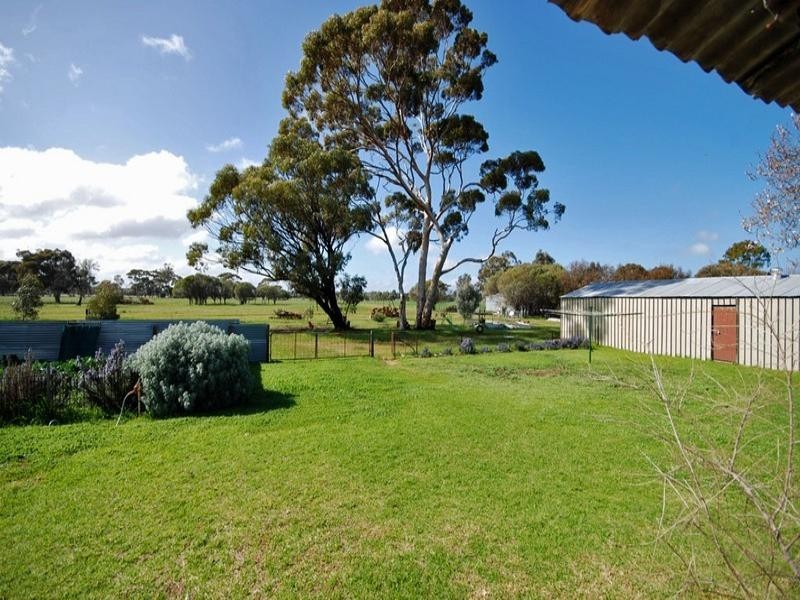 25 East Road, Popanyinning WA 6309