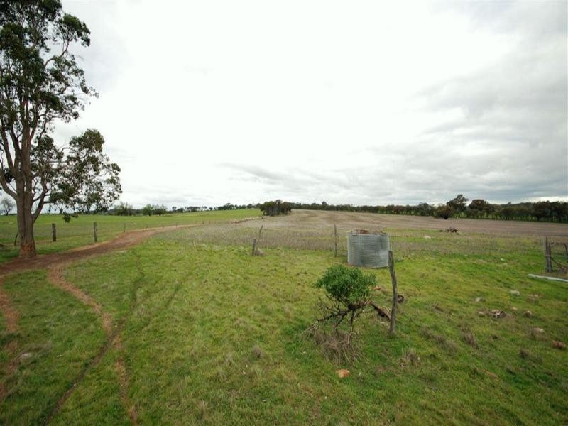 8 Chipper Road, Hillside WA 6312