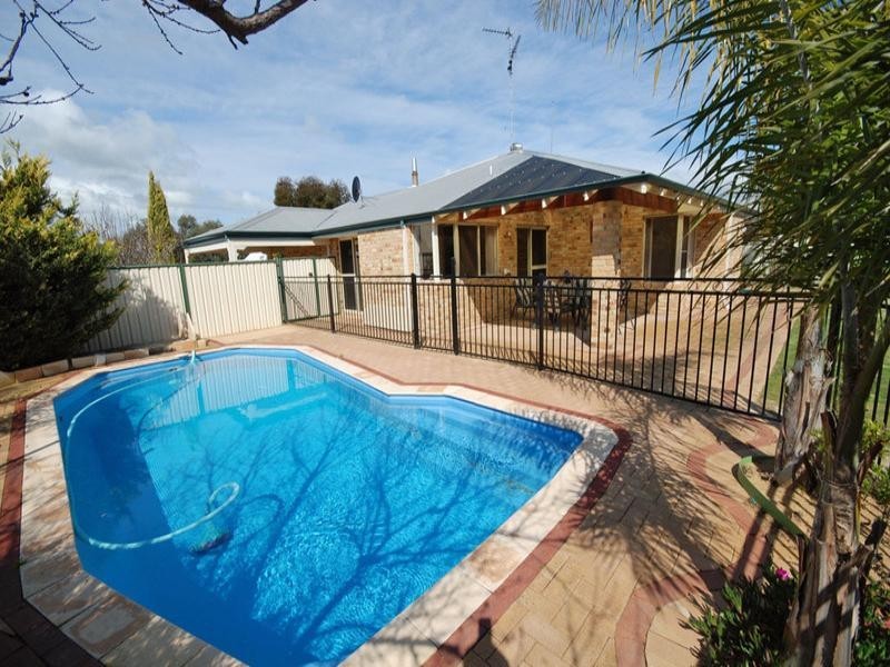 2 Parry Court, Narrogin WA 6312