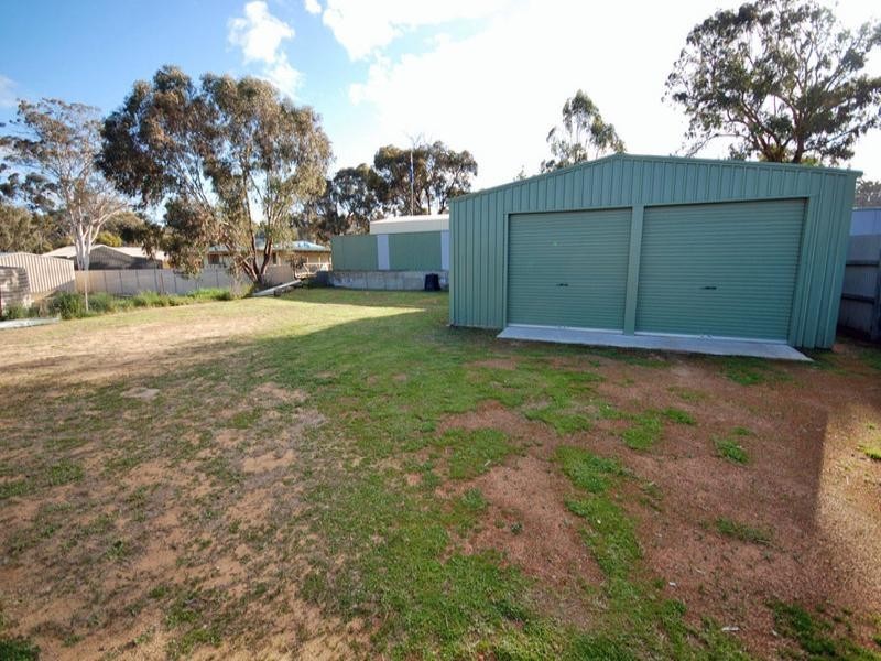 5 Gnowing Street, Wandering WA 6308