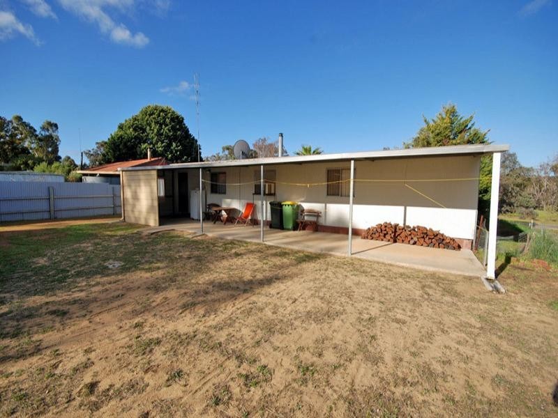 5 Gnowing Street, Wandering WA 6308