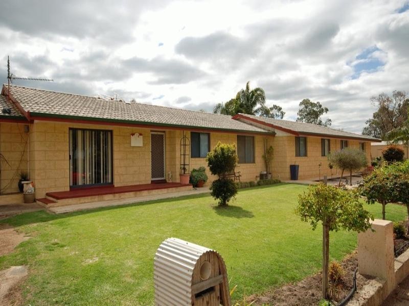11 Florence Avenue, Narrogin WA 6312