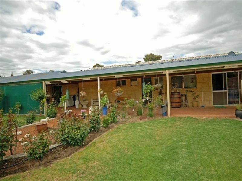 11 Florence Avenue, Narrogin WA 6312