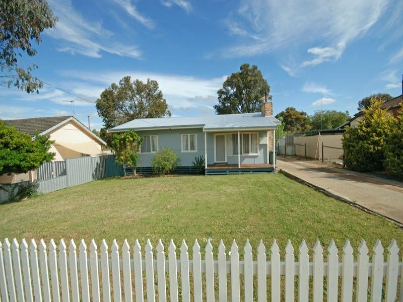 137 Clayton Road, Narrogin WA 6312