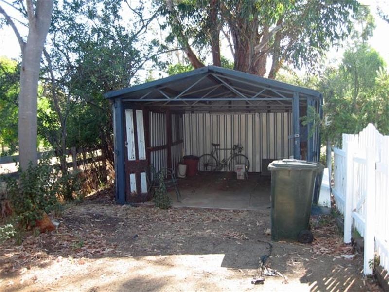 12 Watts Street, Wandering WA 6308