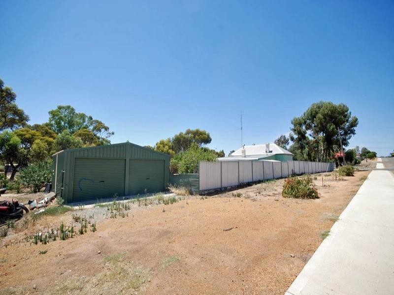 13 Dickens Street, Pingelly WA 6308
