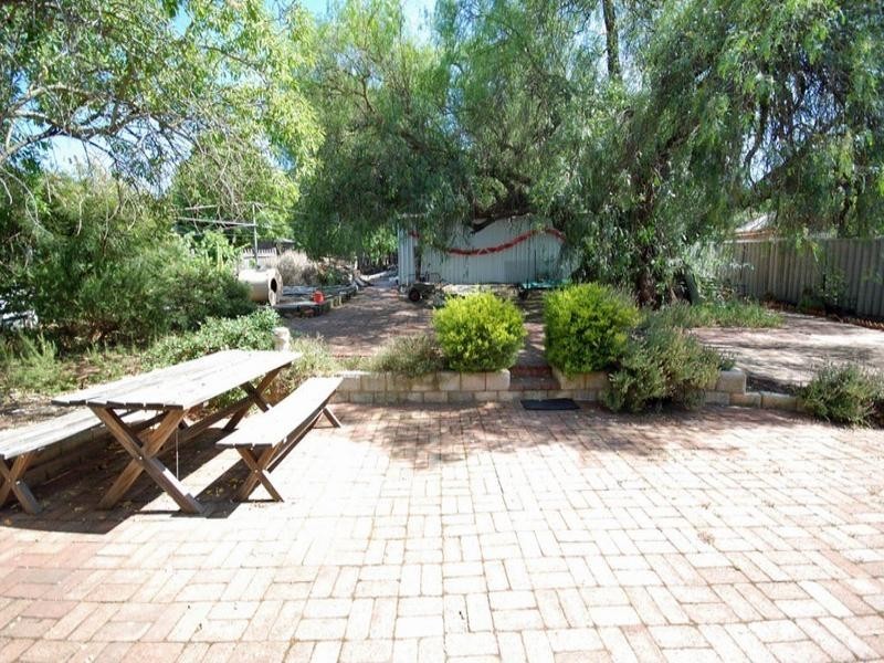 2 Falcon Street, Narrogin WA 6312