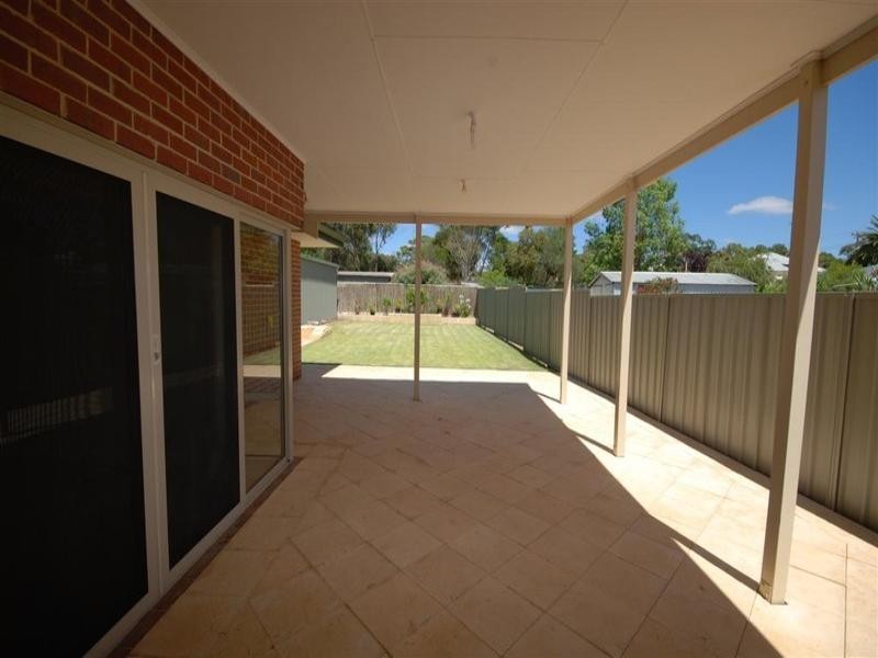 16 Glyde Street, Narrogin WA 6312