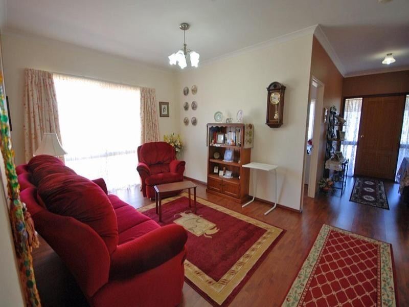 9 Moss Parade, Wickepin WA 6370